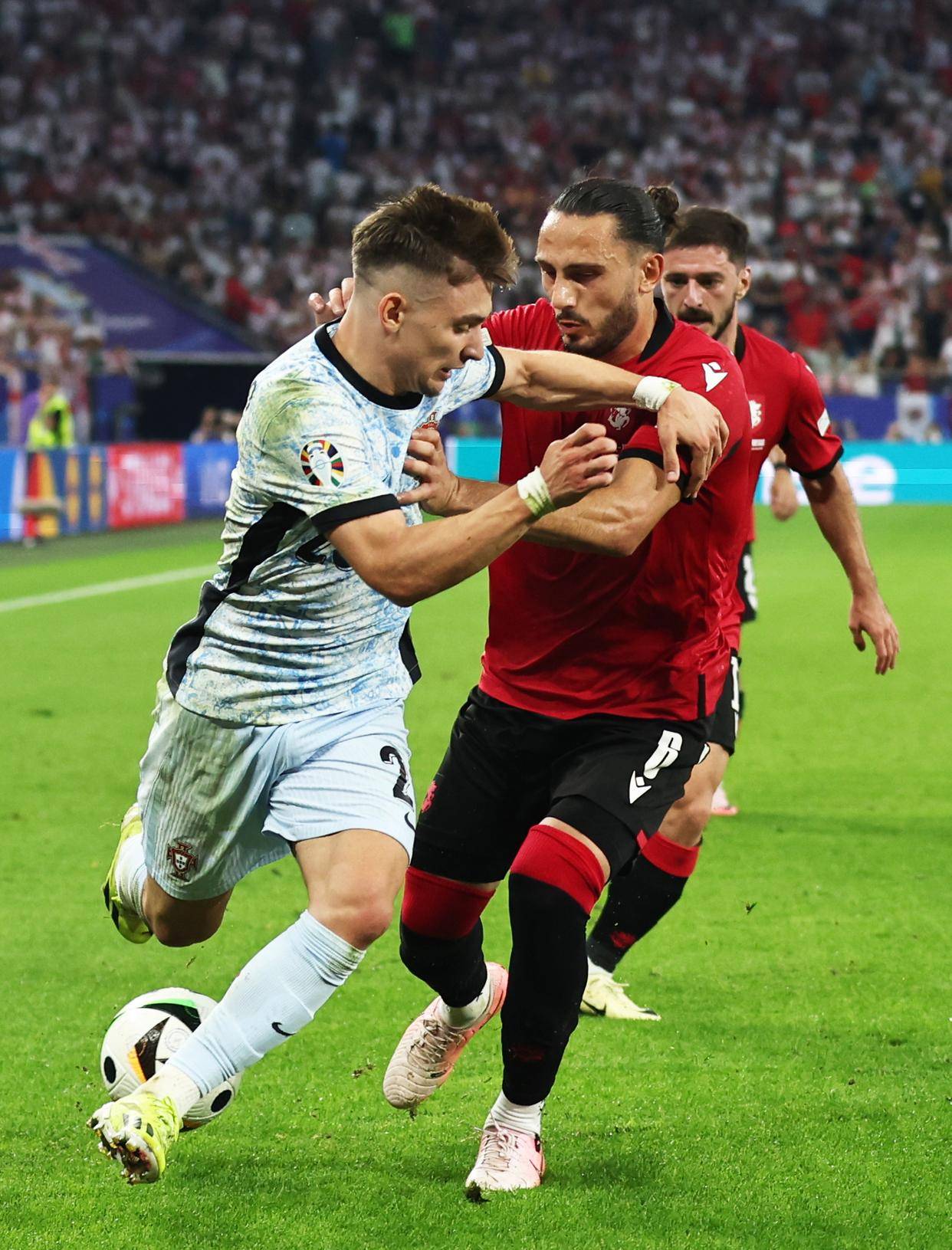 开云官方在线入口-法兰克福主帅托普穆勒